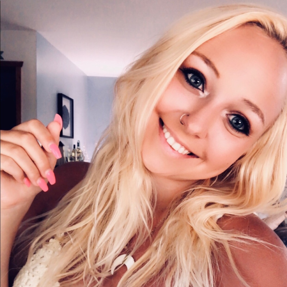 Meet your Posher, Lauren